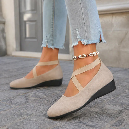✨【Velikosti 36-43】Boty na klínovém podpatku s měkkou podrážkou a špičatou špičkou