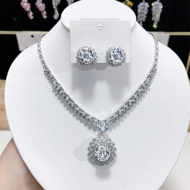 💎 ✨ Σετ κολιέ και σκουλαρίκια με λαμπερά κυβικά ζιρκόνια: διαχρονική κομψότητα, ένα τέλειο δώρο, ιδανικό για γάμους, πάρτι ή ως καθημερινό αξεσουάρ πολυτελείας 💍