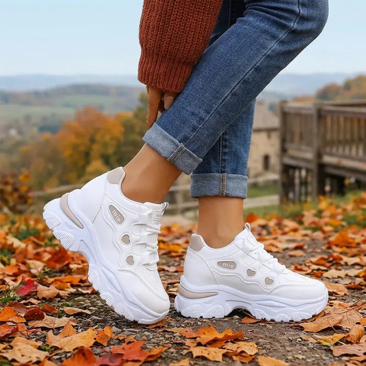【35-42】👟Dámské boty na platformě s robustní podrážkou - Neviditelný klínový podpatek - Šněrovací ležérní tenisky s barevnými bloky 2026